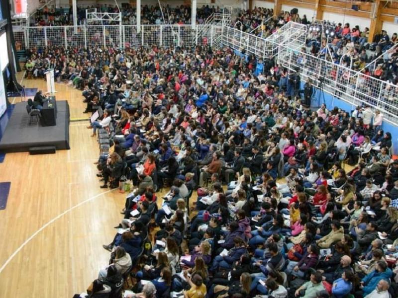 La realizacin de este Curso por segundo ao consecutivo reafirma el inclaudicable compromiso del Estado Municipal con el abordaje integral de la salud, promoviendo instancias de formacin para el cuidado de la salud mental.