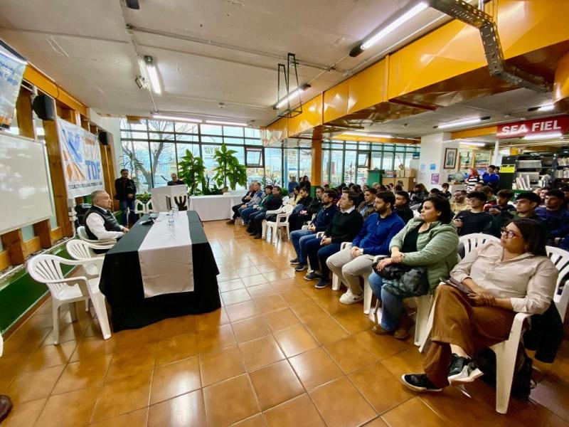 Celebramos este tipo de jornadas de carcter acadmico que trazan un horizonte de futuro en relacin a un tema tan importante como es el desafo energtico de nuestra provincia y de nuestra ciudad, indico Gonzalo Ferro.