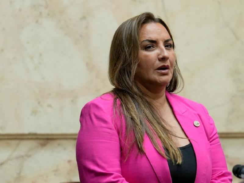 Darle un cheque en blanco a Caputo con el Fondo Monetario Internacional (FMI) es como dejar que el lobo cuide a las ovejas, resalt la Diputada Nacional, Andrea Freites.