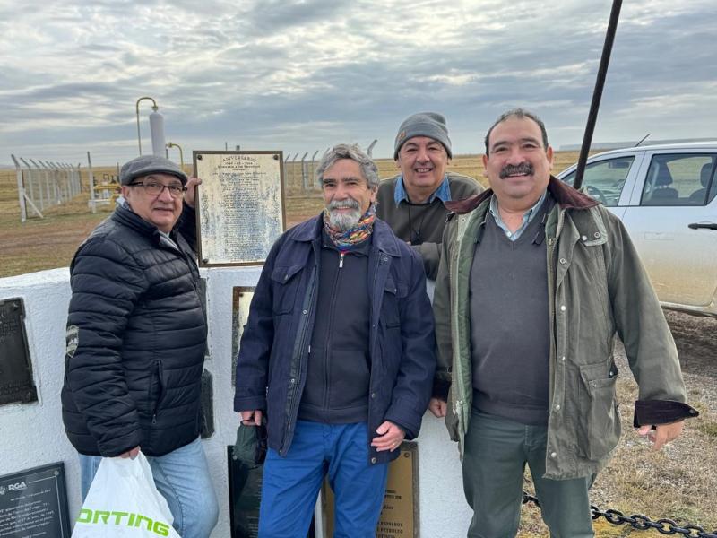 El Parlamento fueguino sancion con fuerza de ley, la iniciativa promovida por la Asociacin Agrupacin TF1 Ypefianos Fueguinos, declarando el 17 de junio de cada ao como Da del Petrleo y Gas Fueguino.