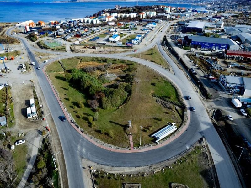 En trminos de mejoramiento de la traza vial la obra est en un 91 % y resta hacer todo lo que es la parte de refuerzo de iluminacin en el sector, en lo que se va a estar trabajando en estos das, seal la Arquitecta Beln Borgna.
