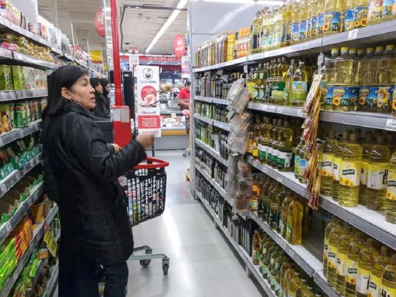 En cuanto a los productos especficos que ms pesan en el gasto familiar, la carne vacuna encabeza la lista. 