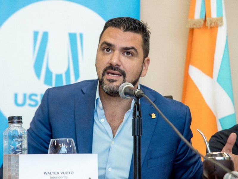 Tierra del Fuego representa un modelo de desarrollo industrial nico en la Argentina. Genera empleo, impulsa la produccin nacional y garantiza soberana tecnolgica, resalt Walter Vuoto.