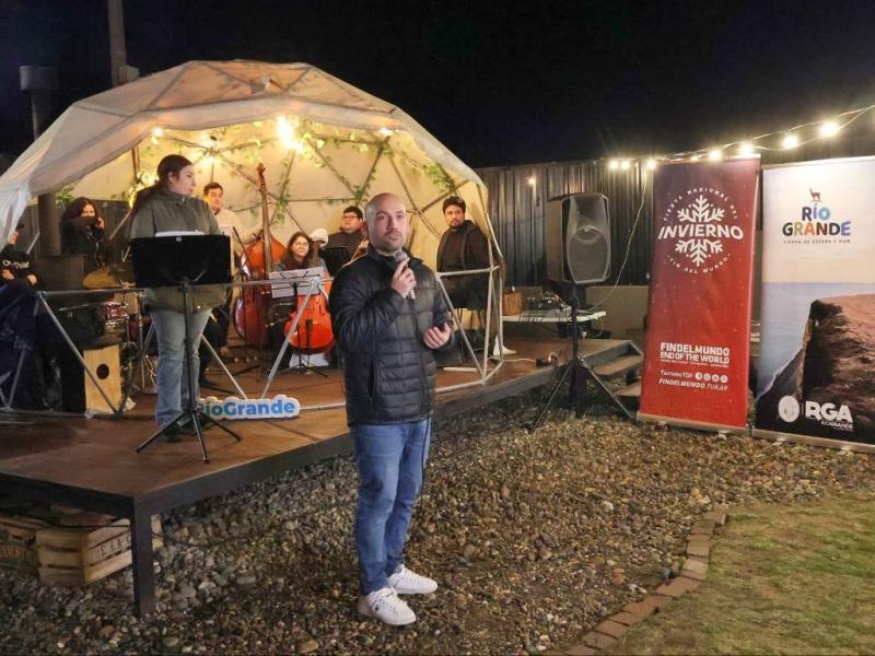 Mediante estos eventos, el Municipio de Ro Grande, junto a los sectores tursticos y gastronmicos generan diferentes actividades pensadas para disfrutar del invierno y celebrar el cumpleaos 104 de Ro Grande.