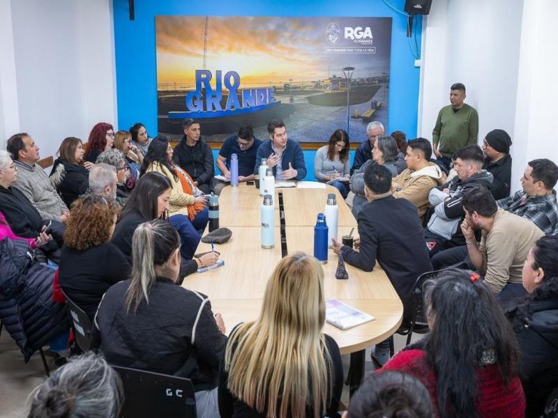 En estos tiempos en los que el discurso est centrado en la individualidad, esta reunin de trabajo junto a vecinos y vecinas de zona sur reivindica la presencia del Estado Municipal y la importancia del trabajo mancomunado, destac Martin Prez.