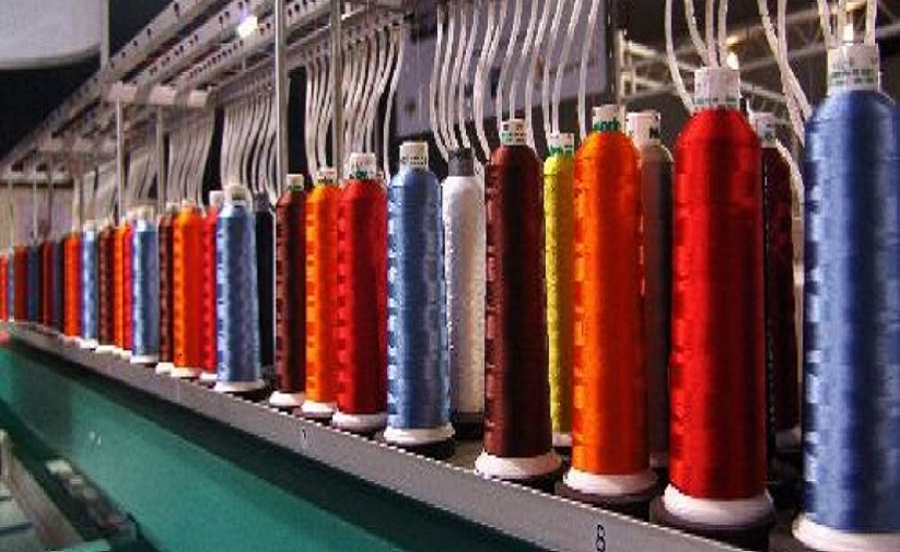 El sector textil se desplom 24,6%, el Papel y Cartn 8%, y los productos editoriales 21,6%.
