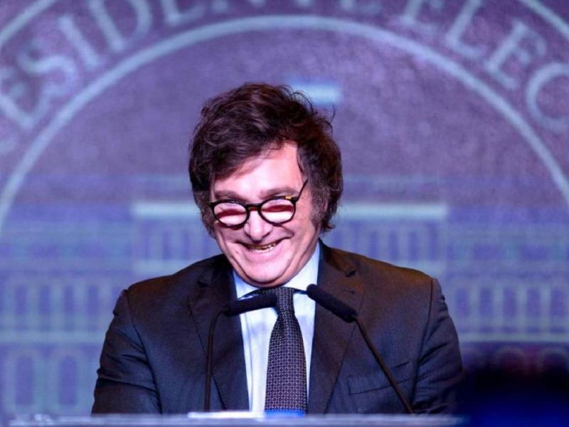 En el plano local, la presencia del mandatario busca dar un espaldarazo a los referentes de La Libertad Avanza en Tierra del Fuego, que intentan consolidar su espacio de cara a los comicios.