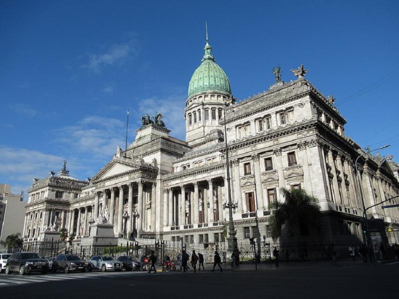 En blanco votó el 3,7%. La participación electoral fue del 67,85%, el porcentaje más bajo desde la vuelta de la democracia.