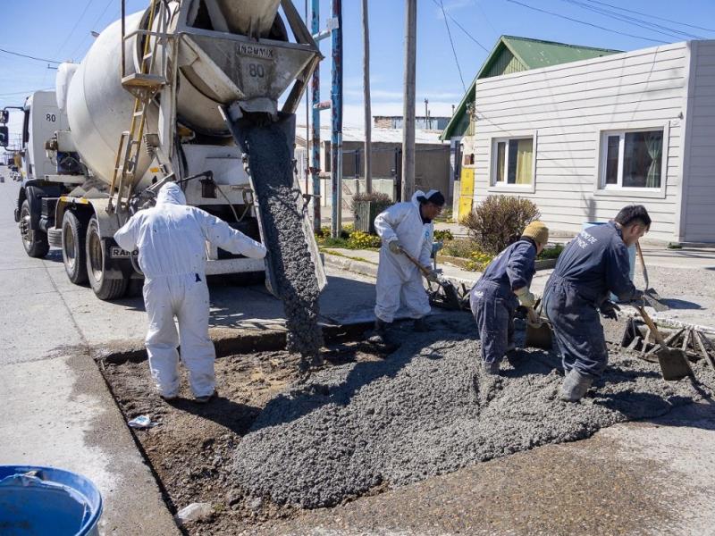 La administracin responsable de los recursos por parte de la gestin del Intendente Martn Prez, sumado al esfuerzo diario de sus trabajadores, permite avanzar en la mejora permanente de la infraestructura vial de Ro Grande.