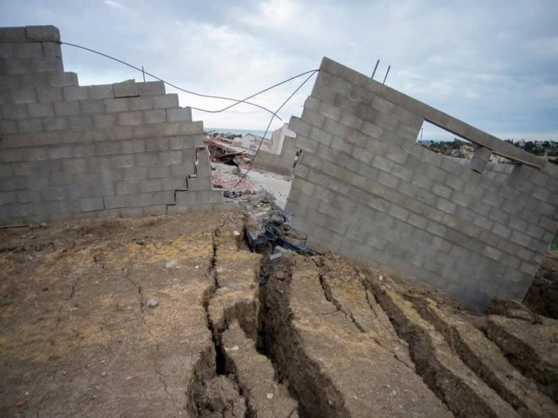 El propósito fundamental de la declaración de emergencia es salvaguardar la integridad física y social de los ciudadanos afectados, garantizando asistencia sanitaria y seguridad durante un periodo crítico de treinta días.