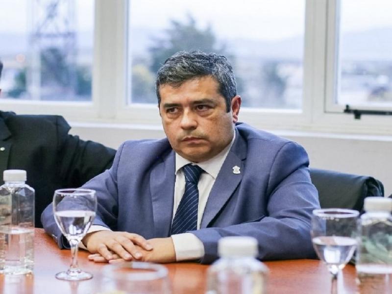 �Esta medida deja indefensos a los vecinos, con menos servicios y menos capacidad de respuesta del Estado municipal, y tambi�n afecta directamente a los trabajadores en la discusi�n de una pauta salarial justa�, resalt� Sebasti�n Iriarte.