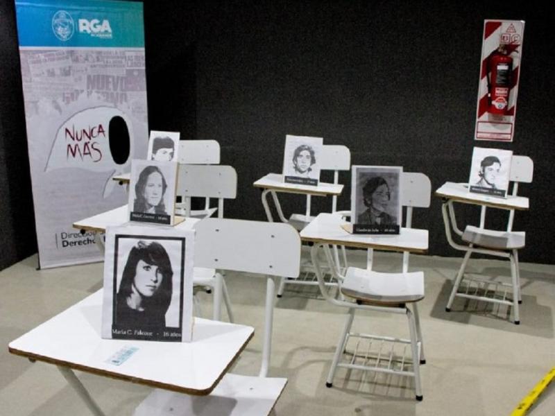 El Municipio invita a todos los vecinos y vecinas a ser parte de esta importante agenda que nos lleva a reflexionar sobre una etapa trascendental de la historia argentina y a reafirmar, el compromiso permanente con la democracia y los DDHH.