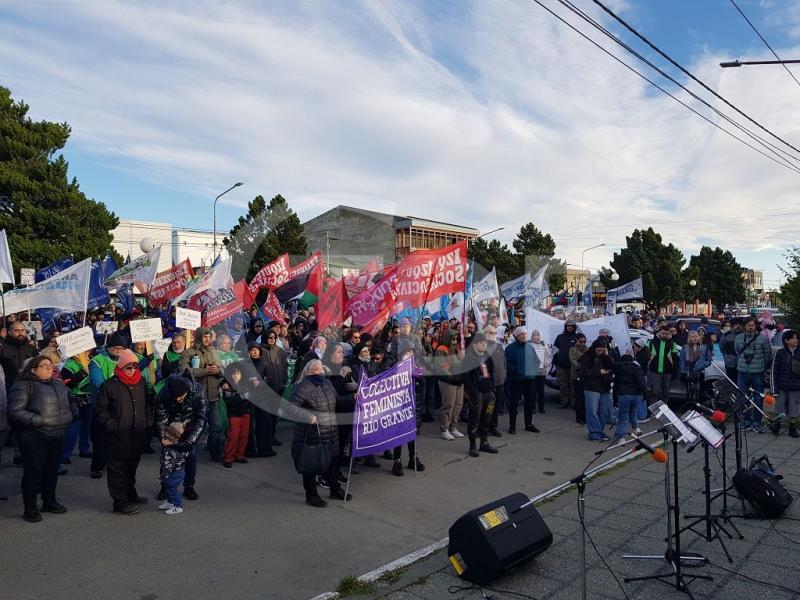 “El Gobierno busca borrar décadas de conquistas. En este contexto de negacionismo y avance del fascismo, nuestra resistencia es internacionalista y profundamente política”, remarcó la Multisectorial de Derechos Humanos.