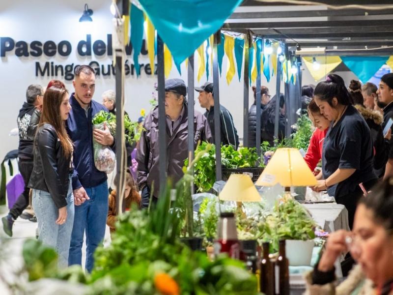 Los vecinos podrán acceder a una amplia variedad de productos frescos tales como hortalizas, verduras de estación, frutas finas, huevos, pescado, carne porcina, plantas, hierbas aromáticas y productos elaborados.