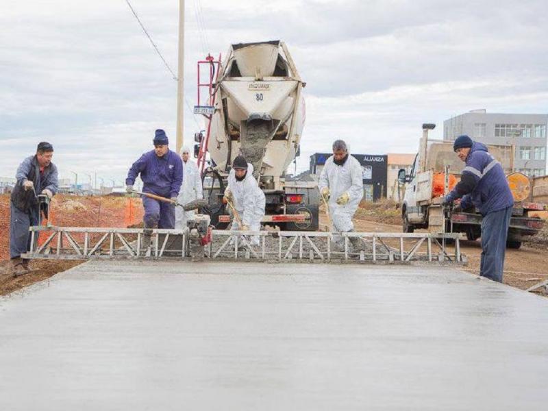 Durante los �ltimos d�as, se realizaron tareas de pavimentaci�n en la calle Punta Popper, las cuales corresponden a la primera etapa de la obra. La misma se ejecuta por administraci�n, con maquinaria, personal municipal.