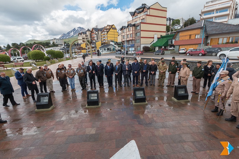 Dentro del marco del II Encuentro de Vicegobernadores, iniciaron las actividades con un homenaje a los combatientes de Malvinas y a los hroes del submarino ARA San Juan.