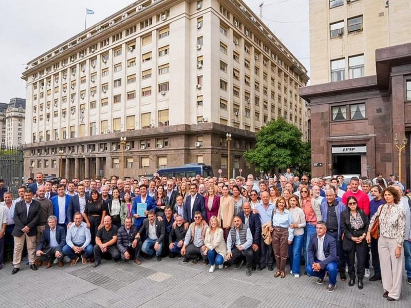 “El Gobierno de Milei está provocando pérdida de empleo, caída de la actividad, y empobrecimiento en cada ciudad. En Río Grande ya perdimos 10.000 empleos privados y la industria cayó más del 50%”, resaltó Martín Pérez.