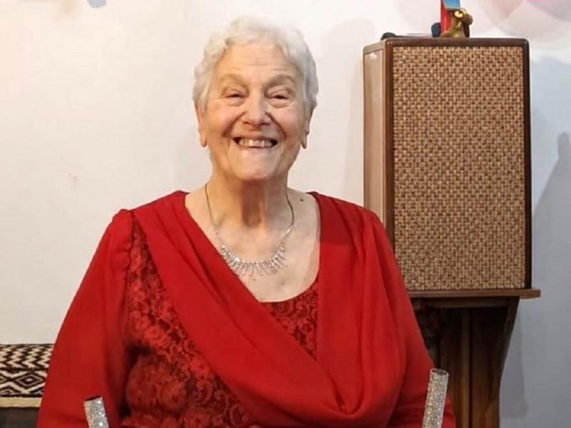 “Hoy y siempre te vamos a recordar con el mejor cariño, por todas tus enseñanzas, por tu acompañamiento con mucha dedicación y amor para cada niño/a que recorrimos los pasillos de nuestra amada escuela”, expresaron ex alumnos de Vilma.