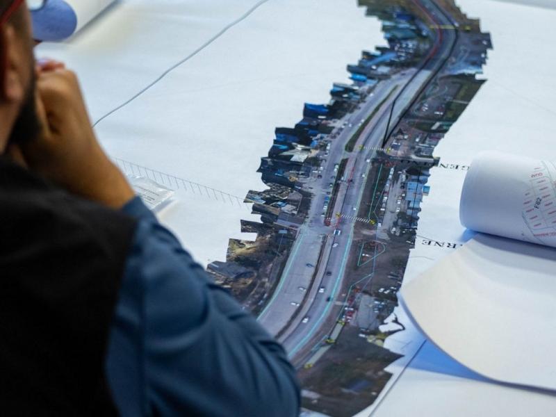 La obra del Paseo Costero en Ushuaia, es un proyecto financiado por el Fondo para la Ampliación de la Matriz Productiva Fueguina (FAMP).