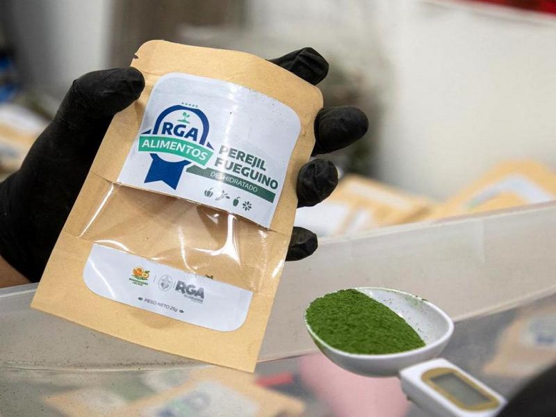 Río Grande Activa lanza por primera vez su línea de productos deshidratados bajo el nombre “Condimentos Fueguinos”, desarrollada en conjunto con la empresa riograndense “Deshidratadora Los Ríos”.