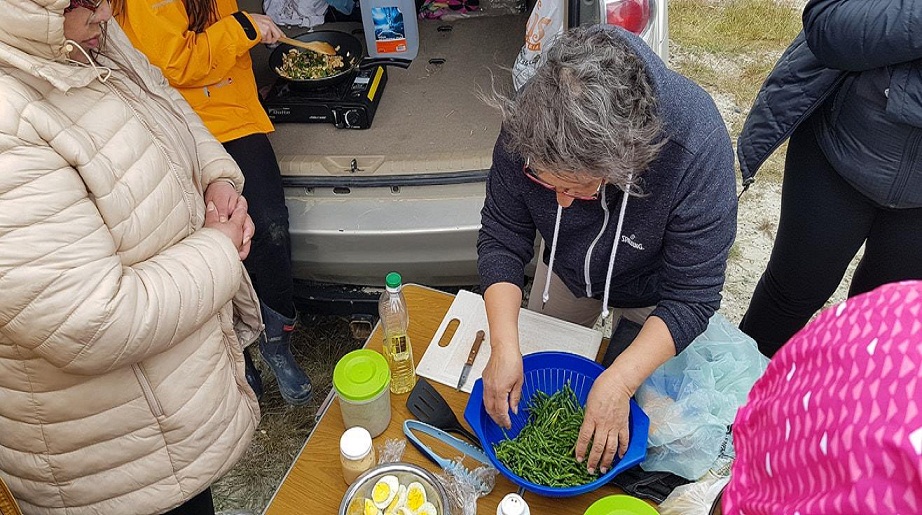 En el Taller de Alimentacin y Salud, a cargo de la Tcnica Susana Quinteros, se realizaron diferentes preparaciones como sopa paraguaya, licuados, pizzas, wok de fideos, pan de salicornia y bruschettas