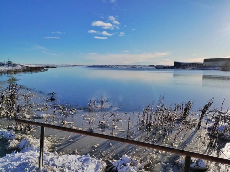 Se recomienda no ingresar a la Laguna de los Patos dado que hacerlo representa un riesgo de hundimiento, quiebres del hielo, y otros accidentes que pueden poner en peligro la integridad física de las personas.