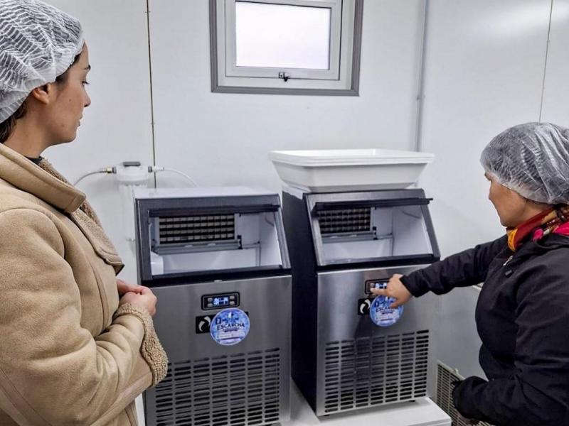 “Formar parte de la Escuela Municipal de Emprendedores nos permitió ordenar el proyecto, adquirir conocimientos, y animarnos a avanzar con mayor seguridad”, destacó Giselle Gutiérrez, del emprendimiento “Escarcha Fueguina”.