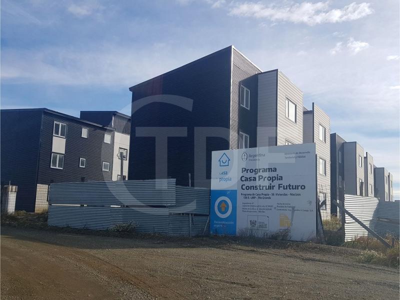 Según el Informe 2026 de ONU Hábitat, Argentina ocupa el puesto 169 entre 181 países en el ranking de asequibilidad de vivienda. Una familia debería destinar la totalidad de su salario durante más de 2 décadas para poder adquirir una vivienda.
