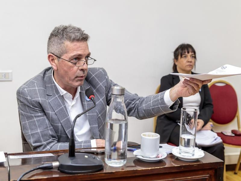 “Estamos frente a una política nacional que está golpeando la producción, debilitando el mercado interno y generando una enorme incertidumbre sobre miles de puestos de trabajo”, remarcó el Legislador provincial Damián Löffler.