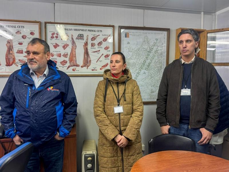 “Hay mucho potencial para seguir trabajando entre Río Grande y Porvenir, desde la producción de alimentos hasta nuestros emprendedores y artesanos”, indicó el Secretario de Desarrollo Productivo de Río Grande, Facundo Armas.