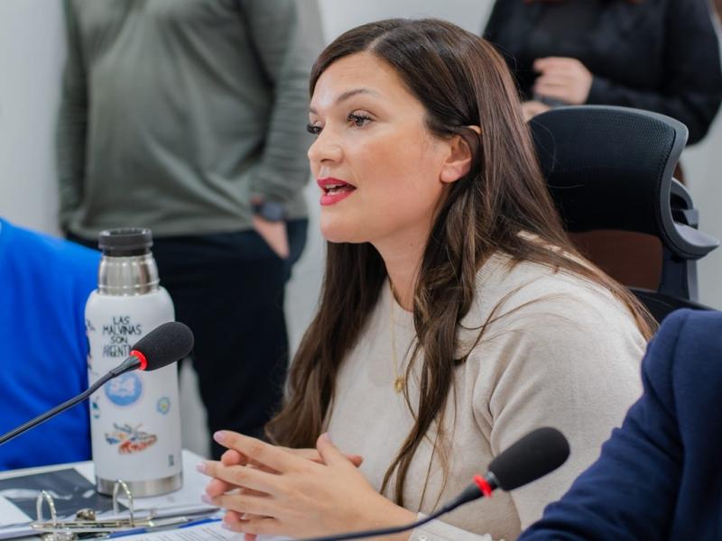 “Son recursos que corresponden a nuestra ciudad y que resultan fundamentales para sostener los servicios y las respuestas que necesitan nuestros vecinos”, resaltó la Concejal Guadalupe Zamora.